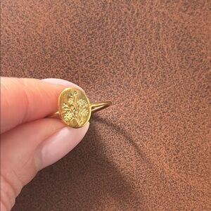 GLDN Floral Engraved Ring